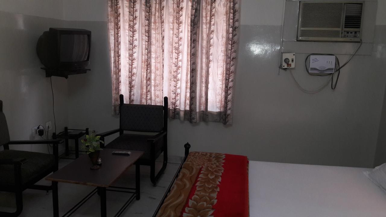 Hotel Urvashi Jaipur Eksteriør billede